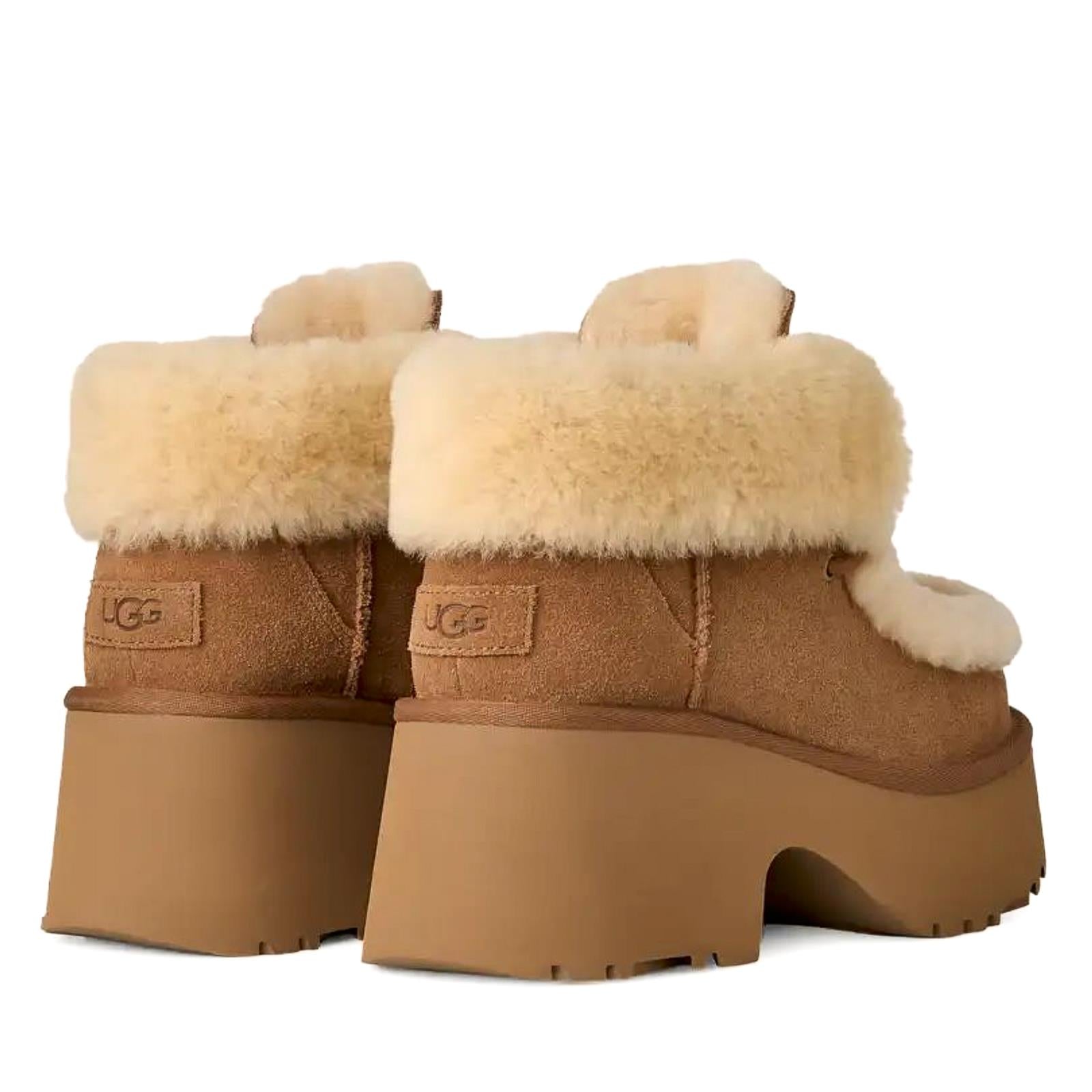 מגף UGG בצבע קאמל