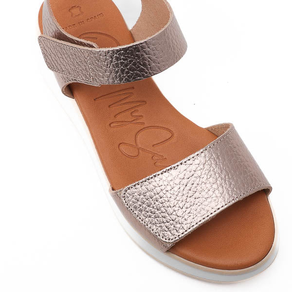 סנדל Sandals בצבע זהב