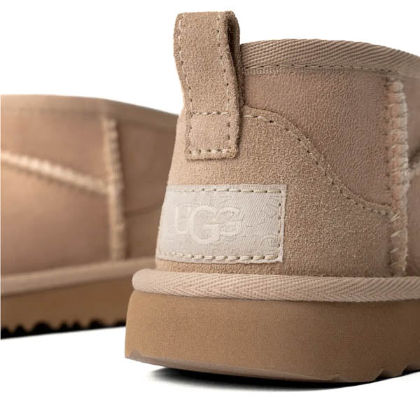 נעליים UGG בצבע בז