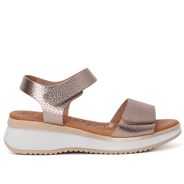 סנדל Sandals בצבע זהב