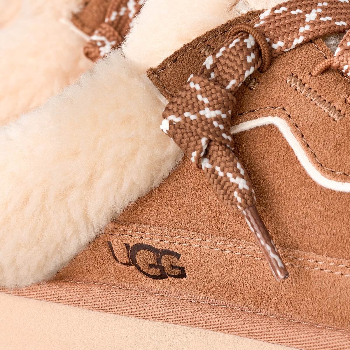 UGG LOWMEL MULE 1180313 כפכף סניקרס זמש קאמל