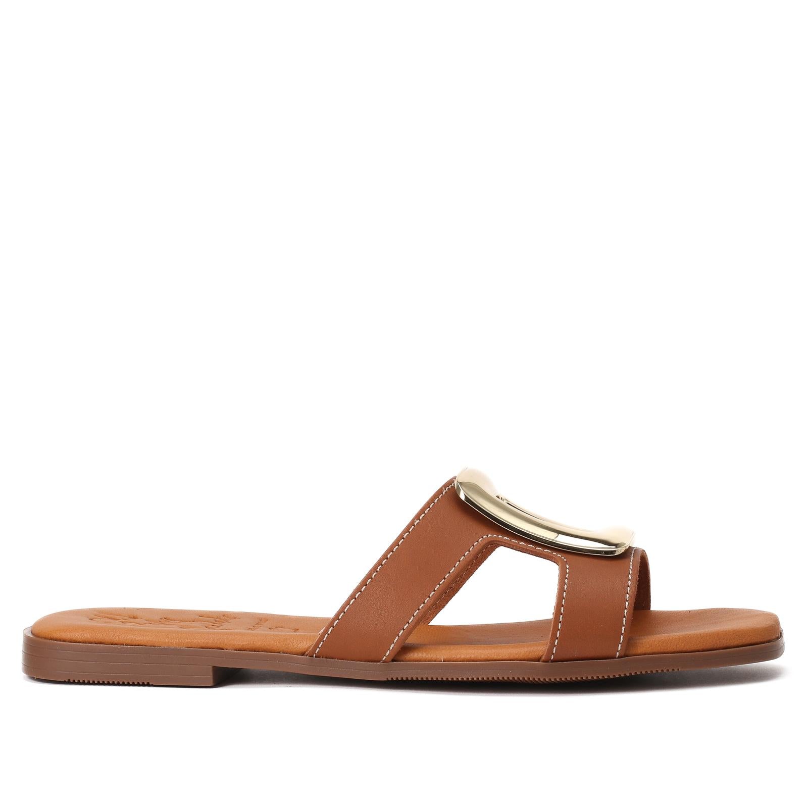 כפכף Sandals בצבע חום