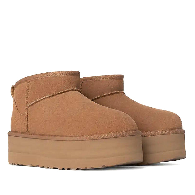 מגף UGG בצבע קאמל