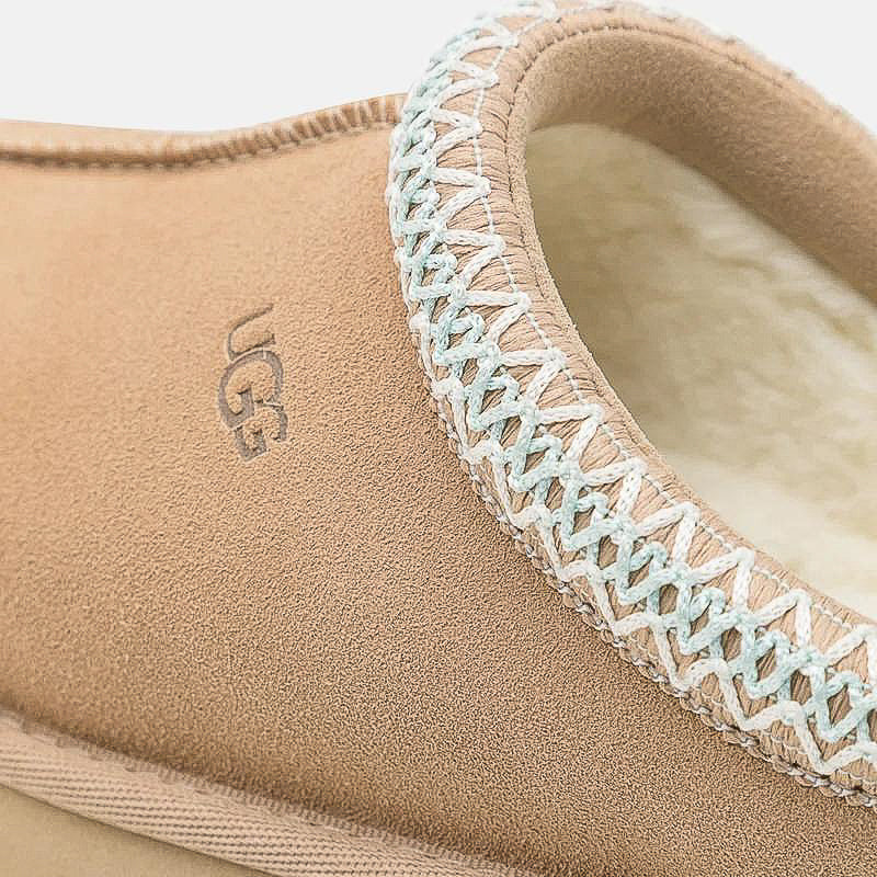 מגף UGG בצבע בז