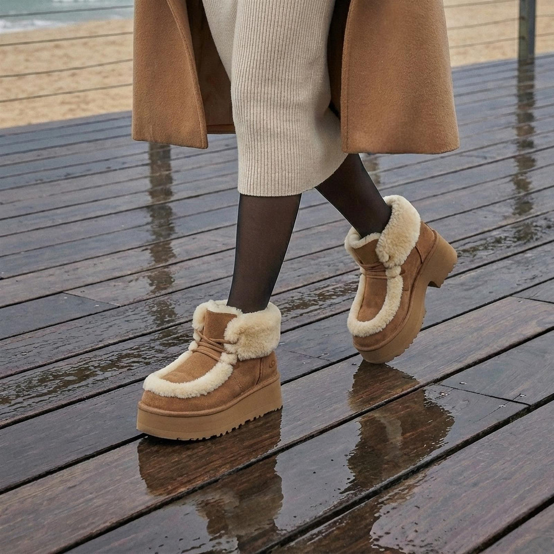 מגף UGG בצבע קאמל