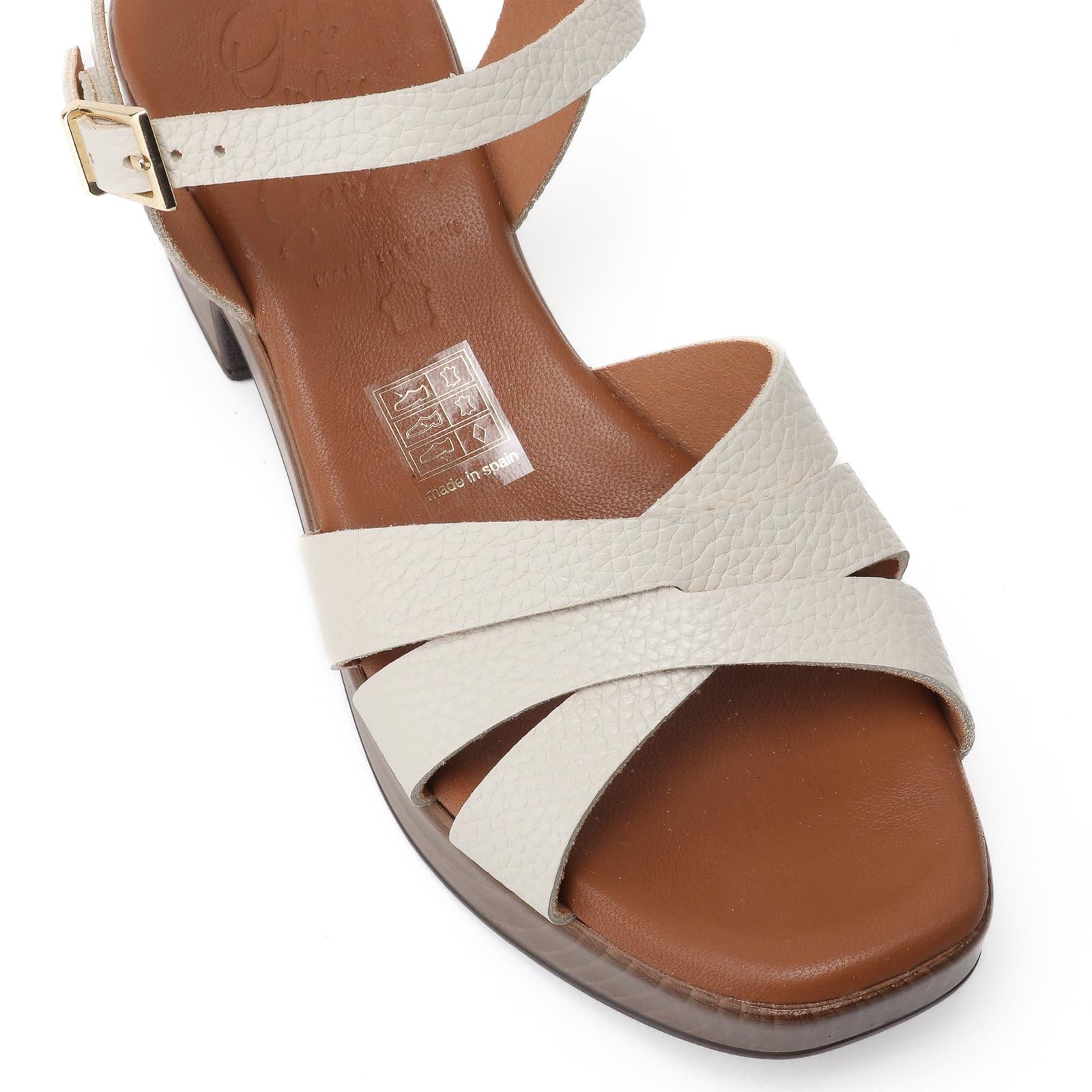 סנדל Sandals בצבע בז
