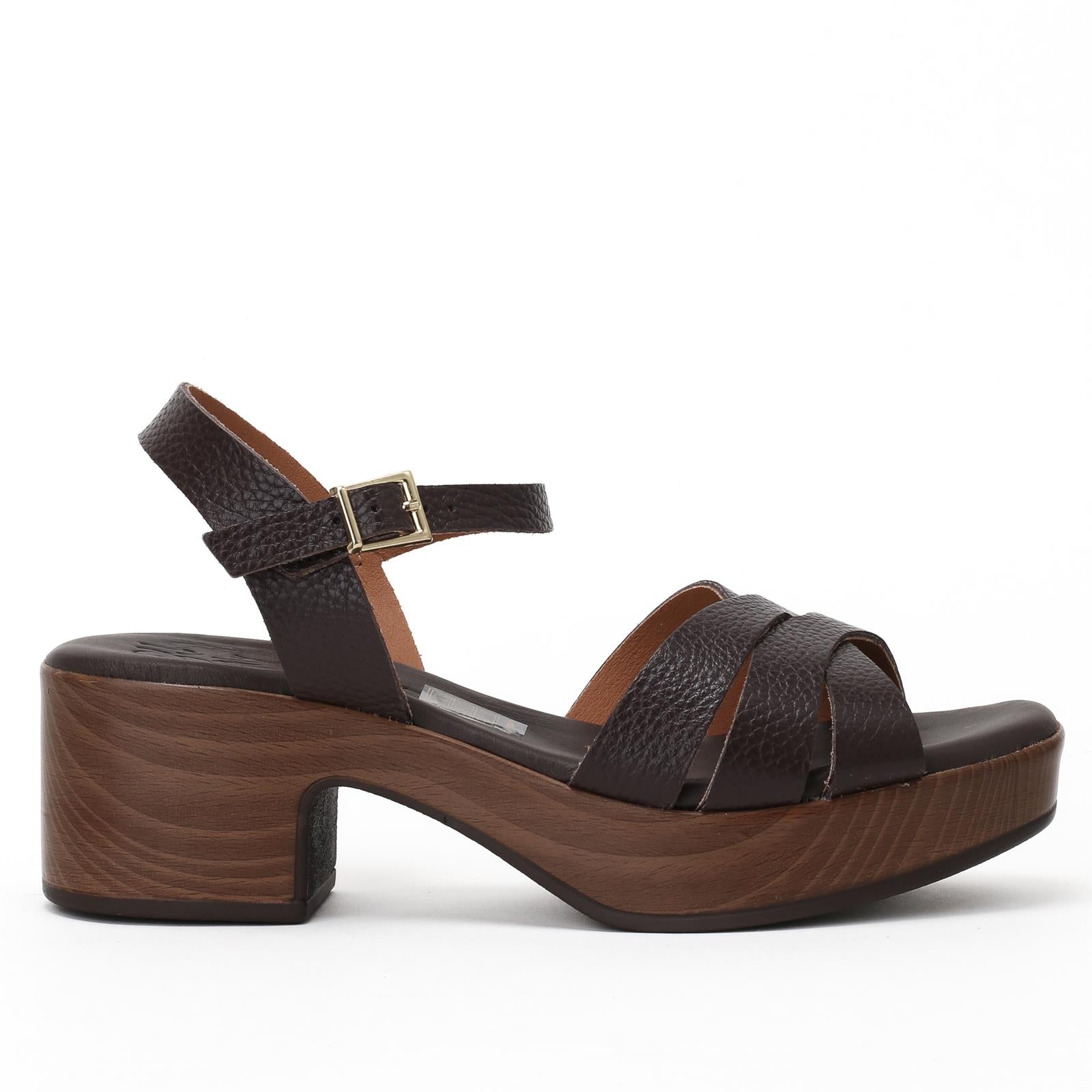 סנדל Sandals בצבע חום