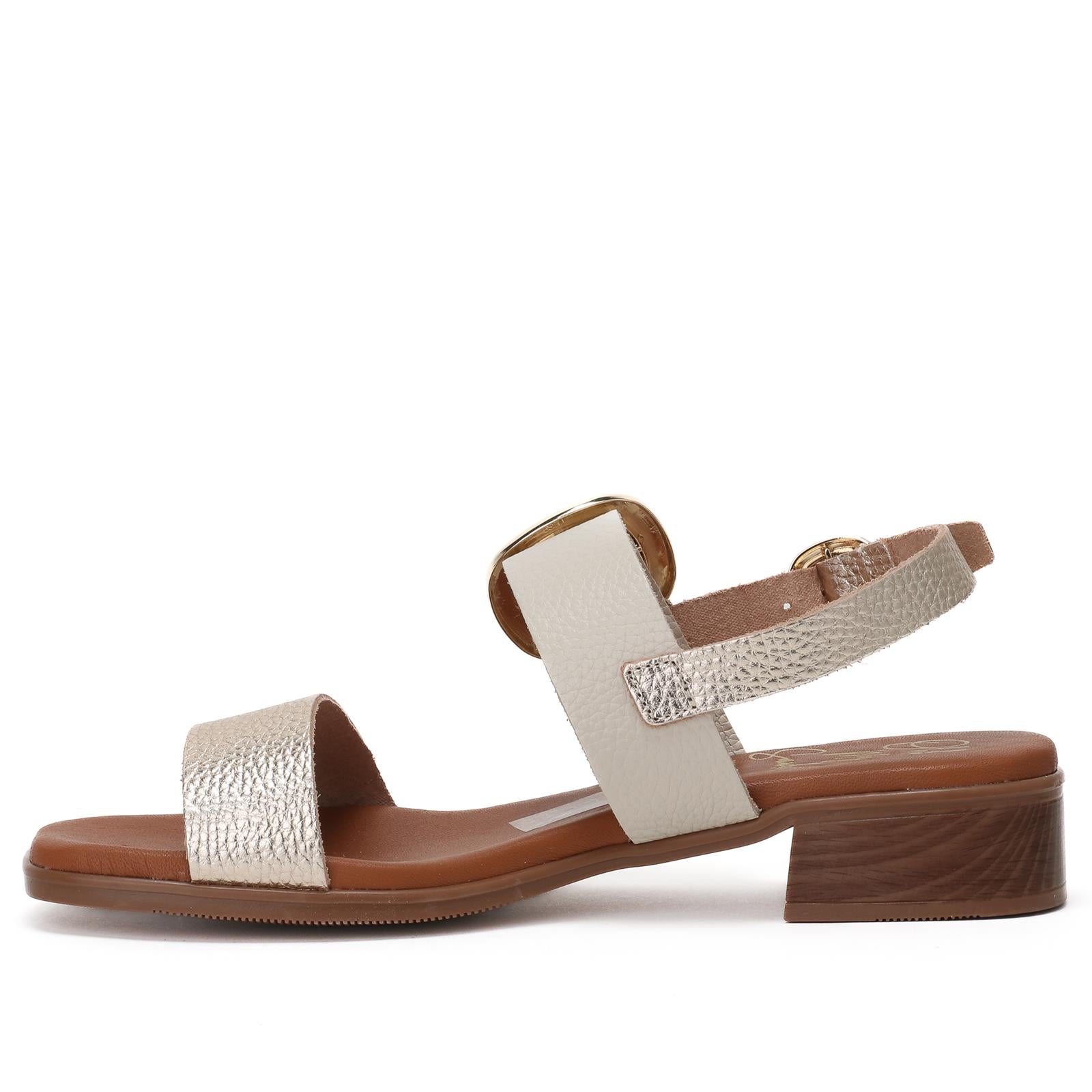 סנדל Sandals בצבע זהב