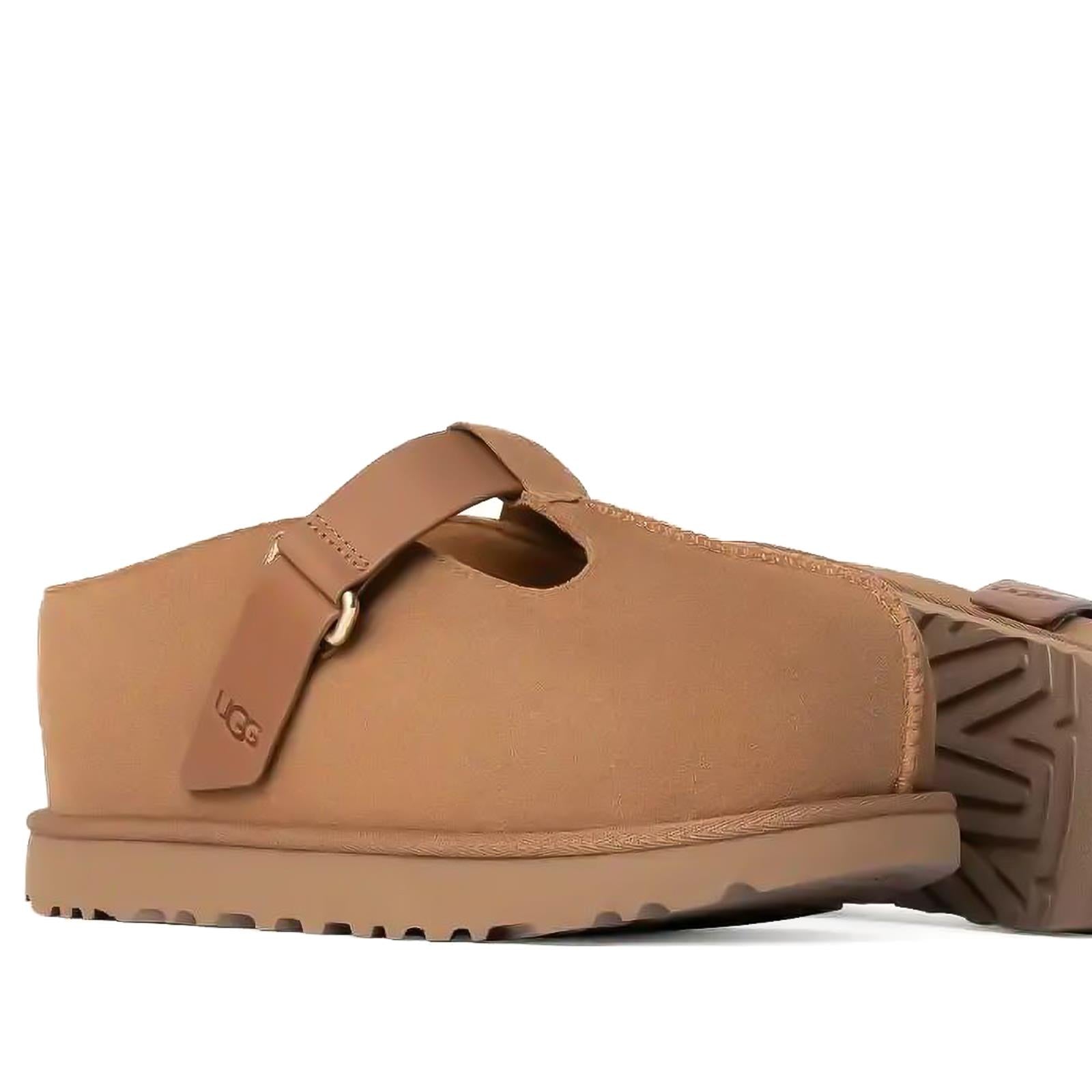 סנדל UGG בצבע קאמל