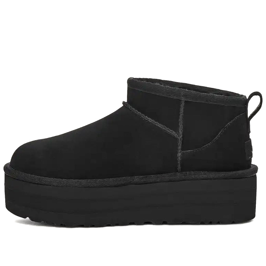 מגף UGG בצבע שחור