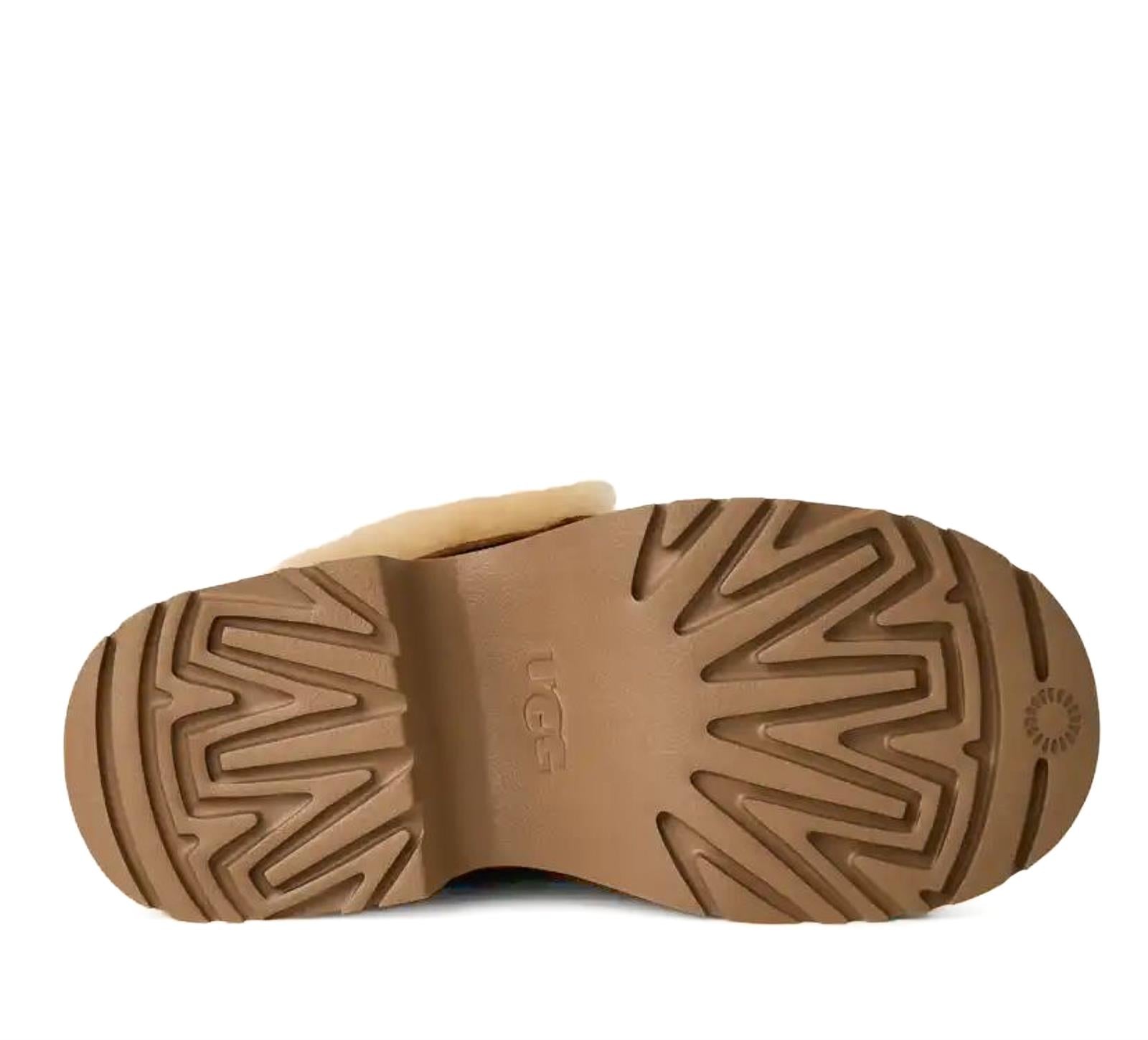מגף UGG בצבע קאמל