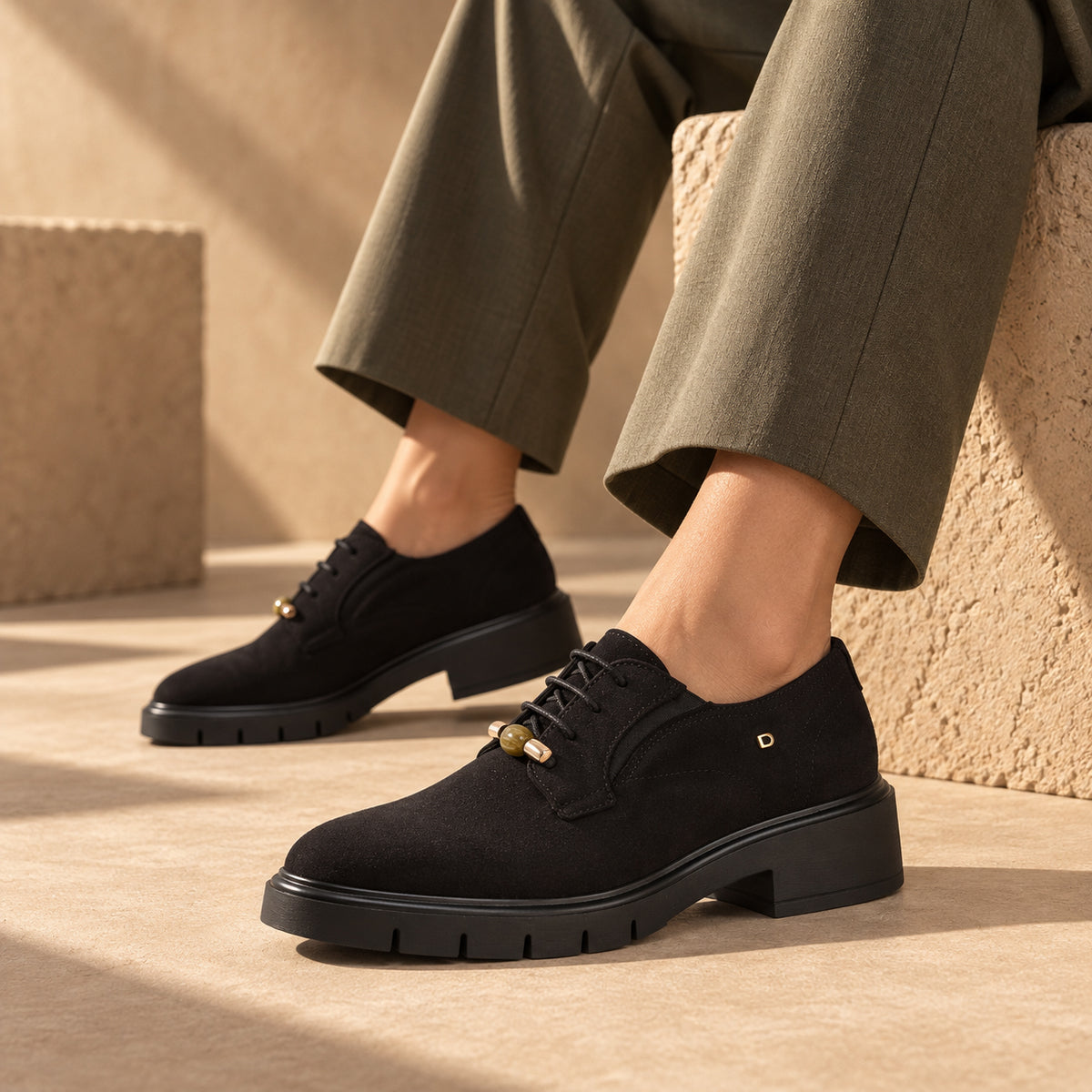DSSOFIA נעל שרוכים זמש טרקטור שחור bingo-shoes