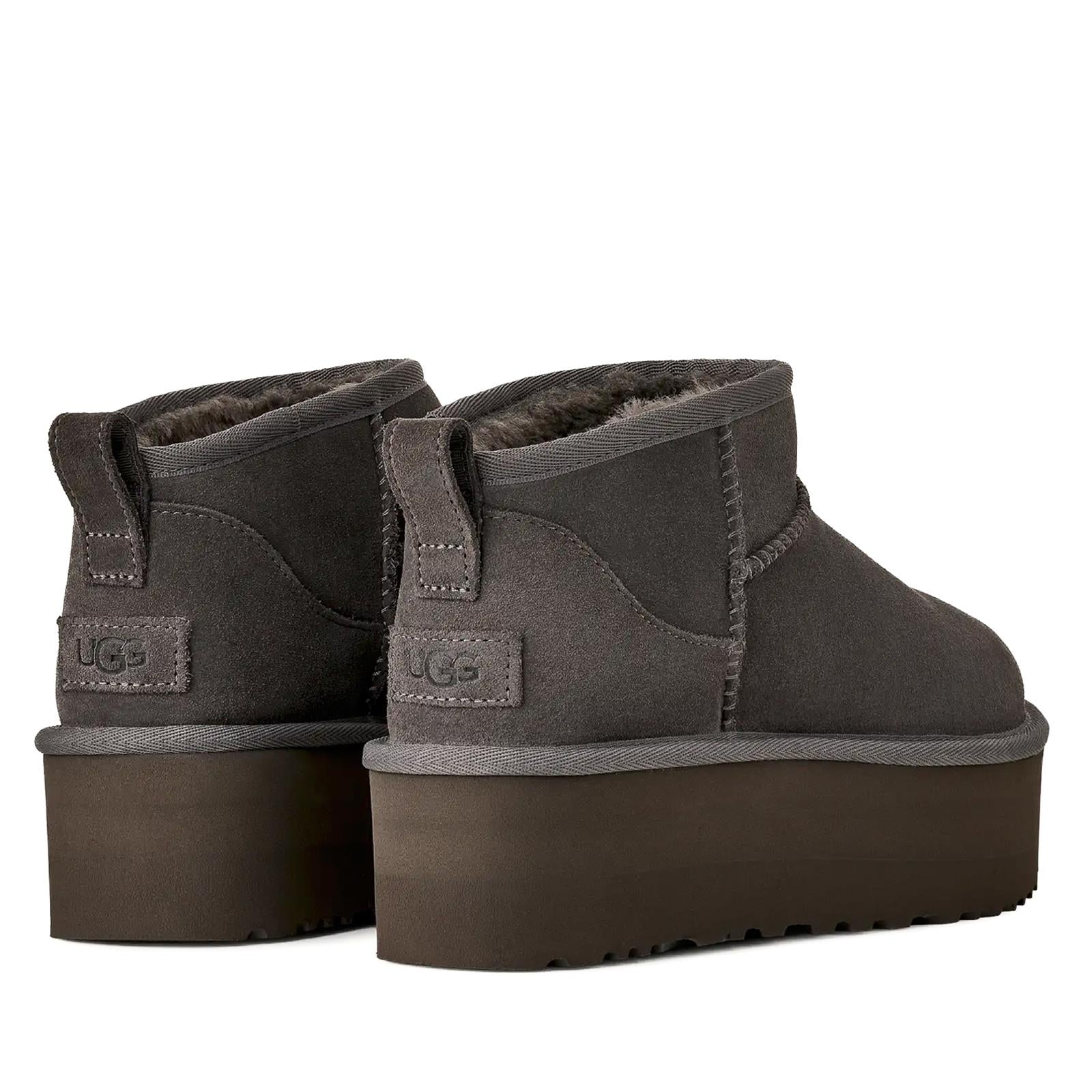 מגף UGG בצבע אפור