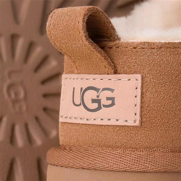 מגף UGG בצבע קאמל