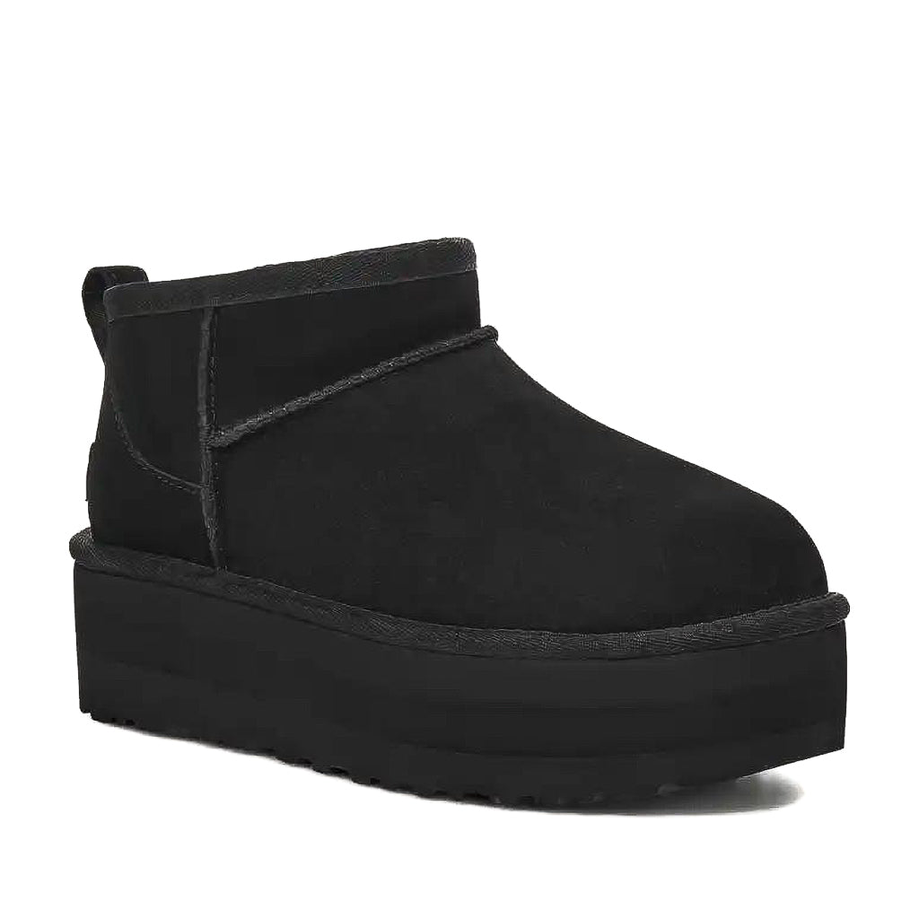 מגף UGG בצבע שחור