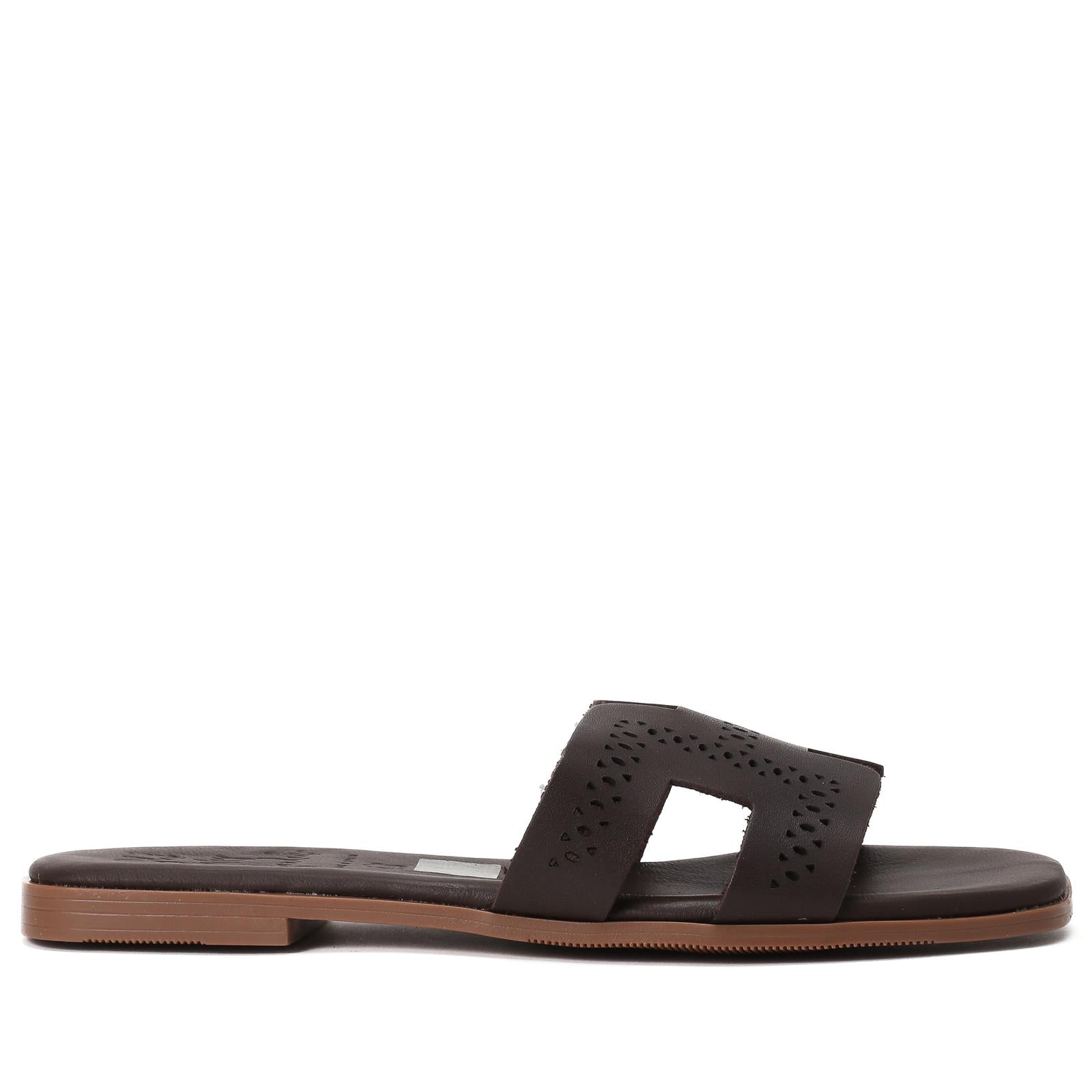 כפכף Sandals בצבע חום
